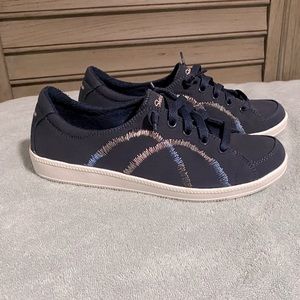 Skechers sneakers 7.5